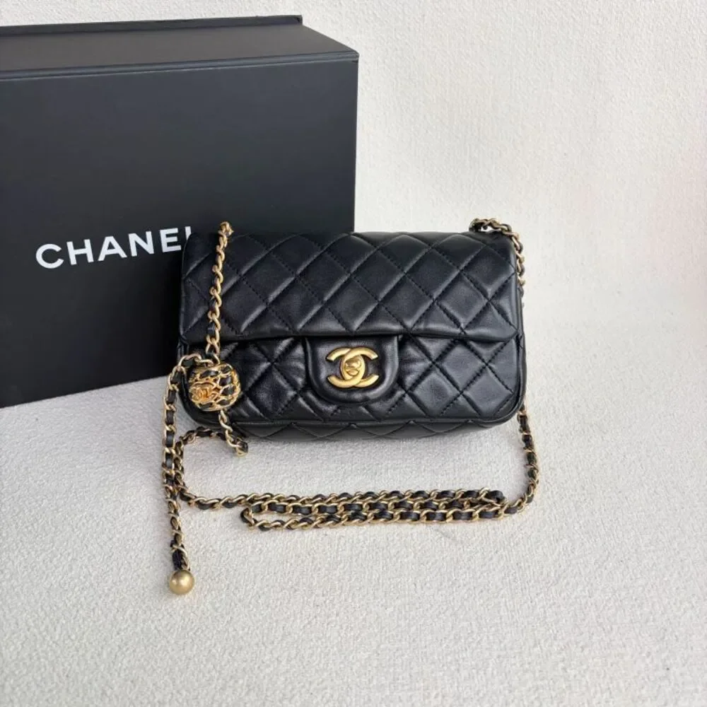 CHANEL brand color